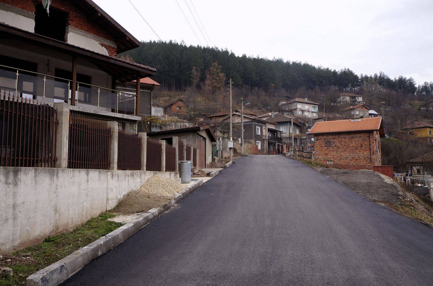 Ремонтирана улица в село Зверино